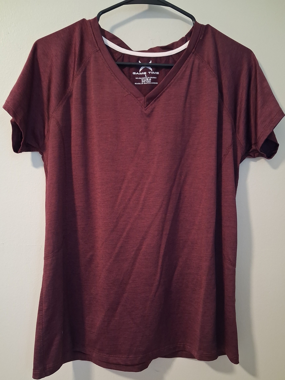 Game Time Women's V-Neck Short Sleeve Top - Maroon
